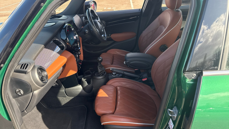 MINI Hatchback 1.5 Cooper Exclusive 5dr Petrol Hatchback